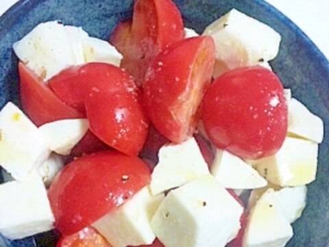 切って切って混ぜる★フルーツトマトの簡単カプレーゼ